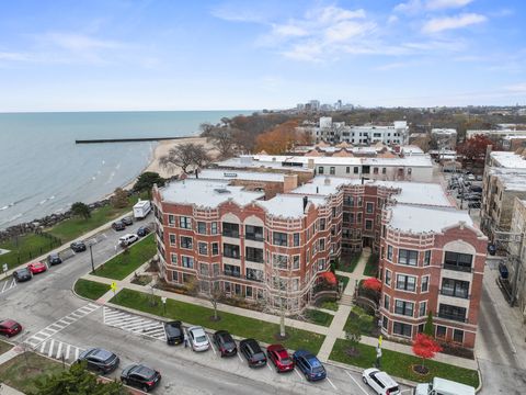 Tiny photo for 628 Sheridan Square #2, Evanston, IL 60202 (MLS # 12523356)