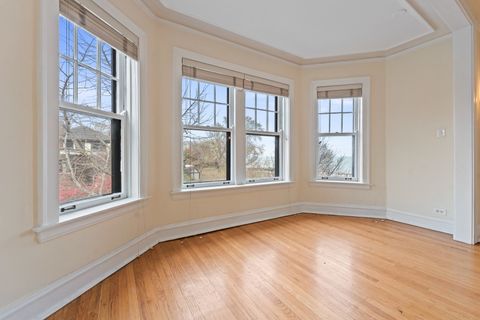 Tiny photo for 628 Sheridan Square #2, Evanston, IL 60202 (MLS # 12523356)