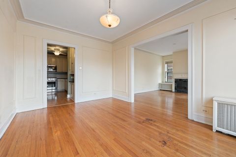 Tiny photo for 628 Sheridan Square #2, Evanston, IL 60202 (MLS # 12523356)