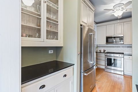 Tiny photo for 628 Sheridan Square #2, Evanston, IL 60202 (MLS # 12523356)