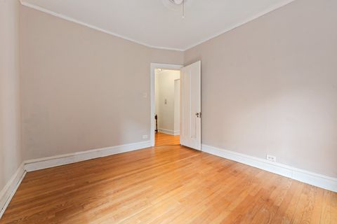 Tiny photo for 628 Sheridan Square #2, Evanston, IL 60202 (MLS # 12523356)