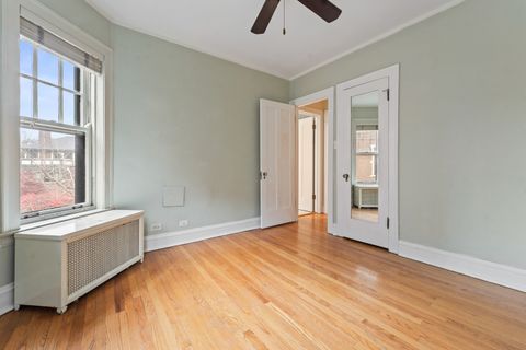 Tiny photo for 628 Sheridan Square #2, Evanston, IL 60202 (MLS # 12523356)