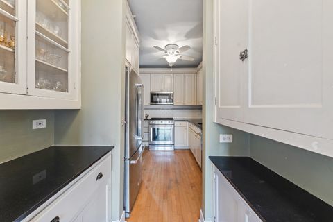 Tiny photo for 628 Sheridan Square #2, Evanston, IL 60202 (MLS # 12523356)