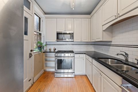 Tiny photo for 628 Sheridan Square #2, Evanston, IL 60202 (MLS # 12523356)