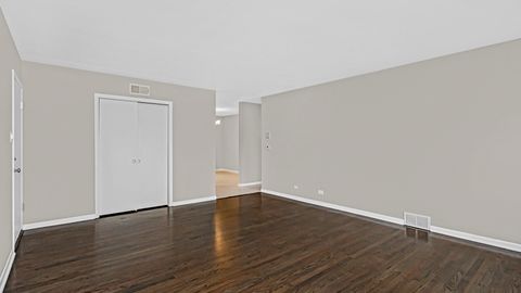 Tiny photo for 10630 W Cermak Road #2E, Westchester, IL 60154 (MLS # 12598260)