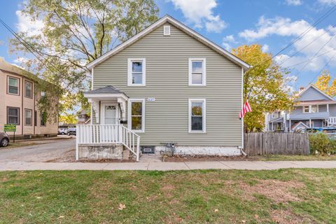 Photo of 627 Concord Street, Aurora, IL 60505 (MLS # 12508305)