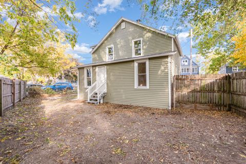 Tiny photo for 627 Concord Street, Aurora, IL 60505 (MLS # 12508305)