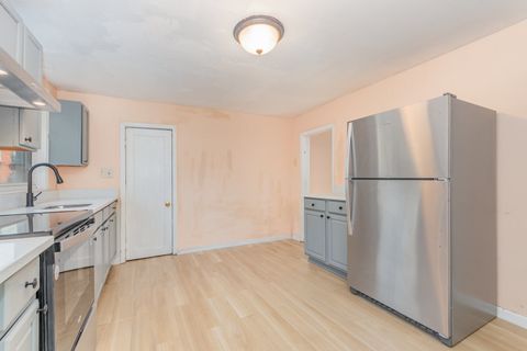 Tiny photo for 627 Concord Street, Aurora, IL 60505 (MLS # 12508305)