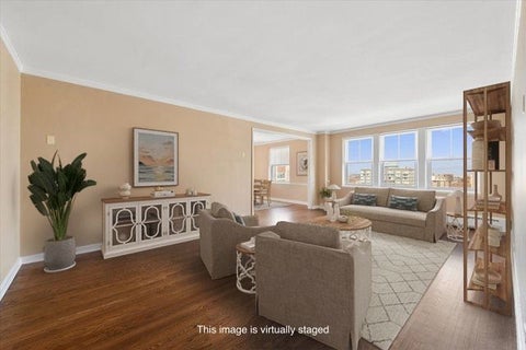 Tiny photo for 5555 N SHERIDAN Road #1811, Chicago, IL 60640 (MLS # 12747362)