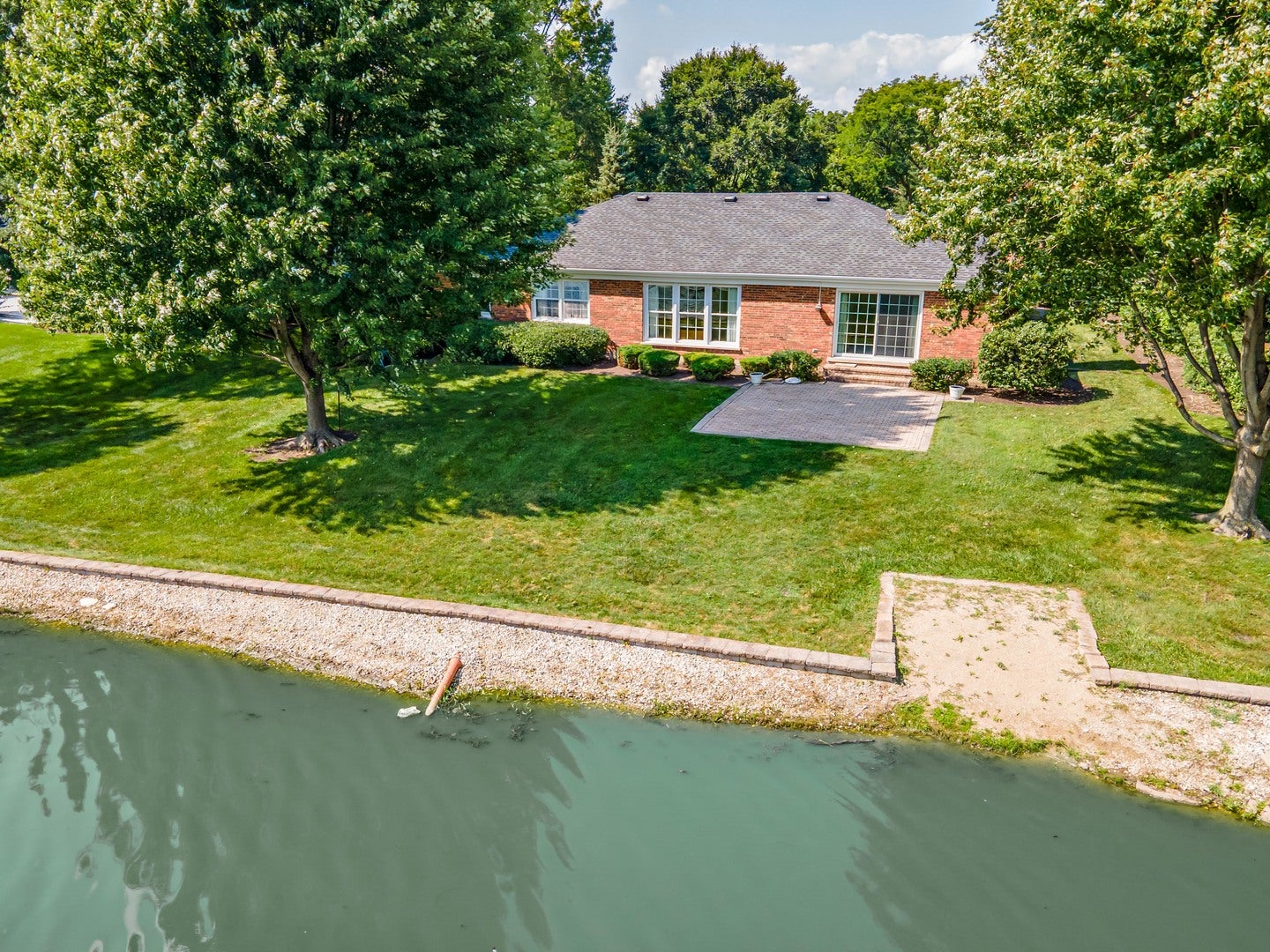 1217 Lake Shore Drive N