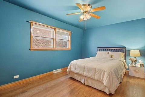 Tiny photo for 4454 N Richmond Street, Chicago, IL 60625 (MLS # 12634975)