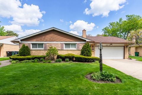 Photo of 860 N Merrill Street, Park Ridge, IL 60068 (MLS # 12642963)