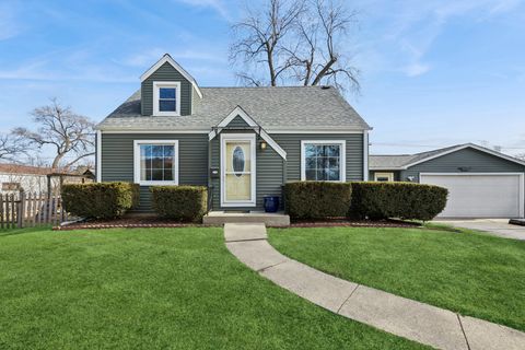 373 Woodbridge Street Des Plaines IL 60016