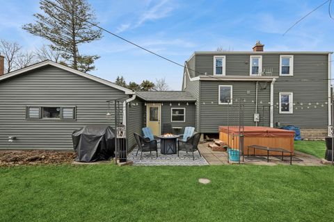 Tiny photo for 373 Woodbridge Street, Des Plaines, IL 60016 (MLS # 12568806)