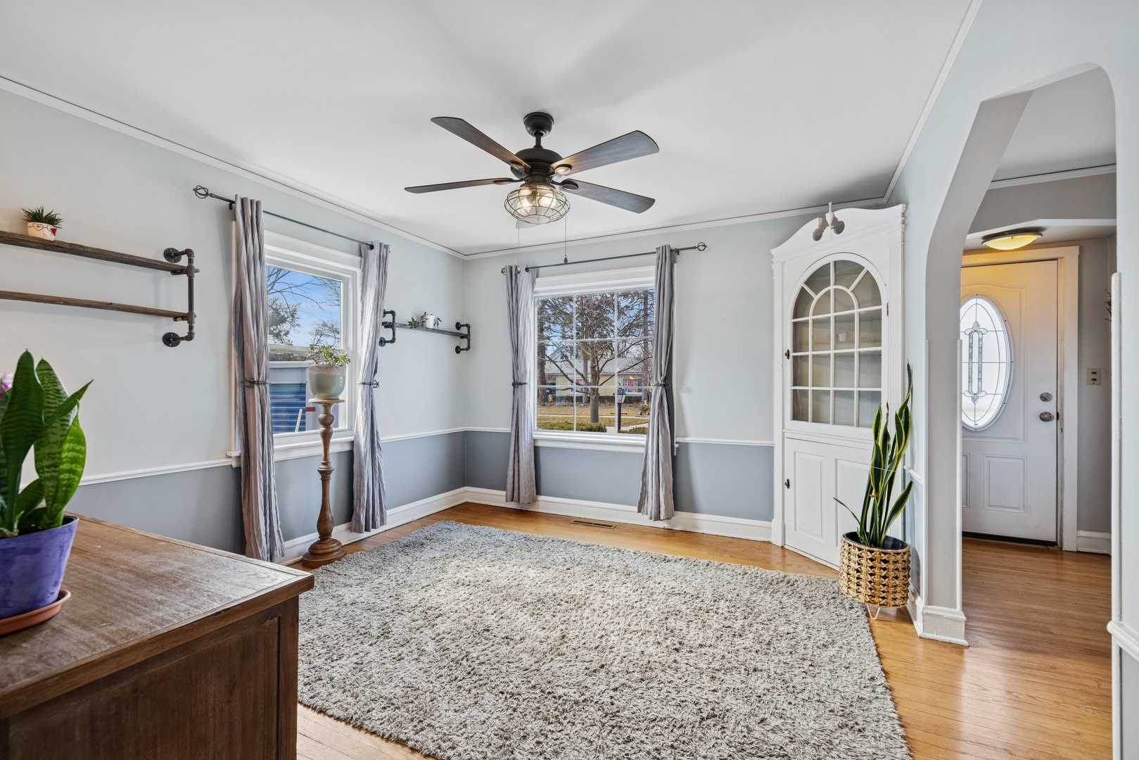 373 Woodbridge Street