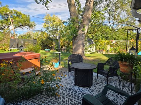 Tiny photo for 373 Woodbridge Street, Des Plaines, IL 60016 (MLS # 12568806)