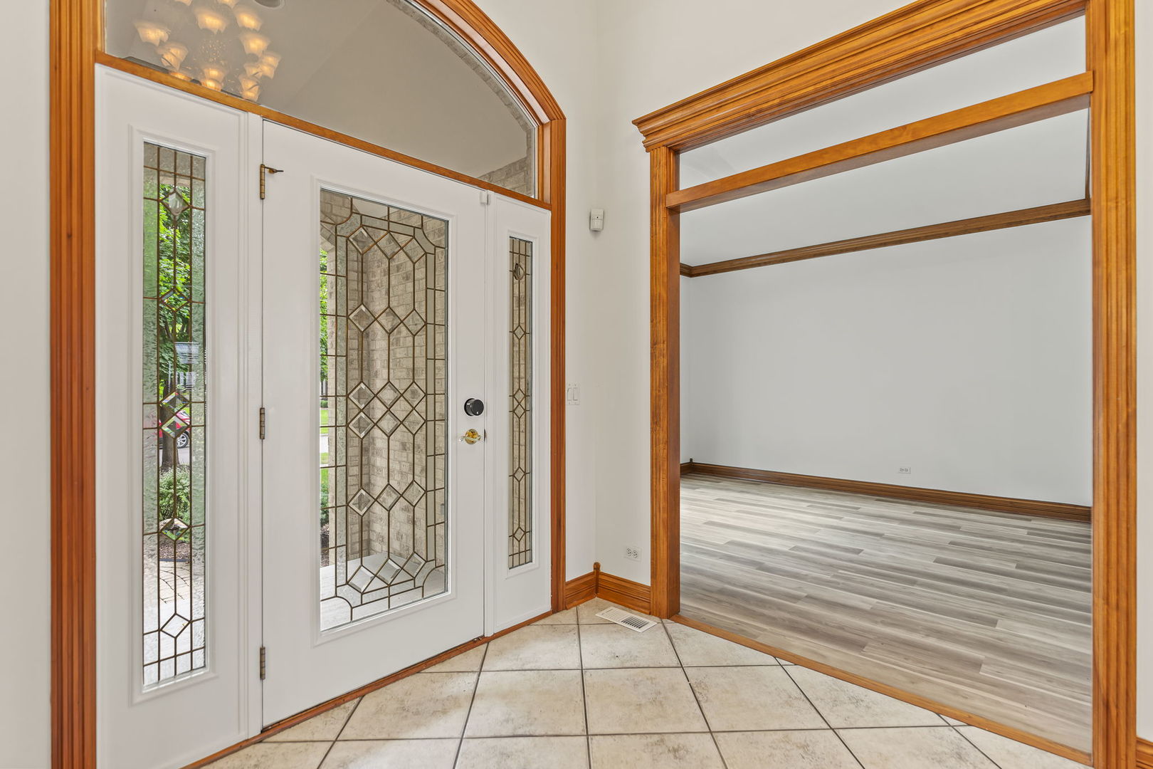 552 WATERS EDGE Drive