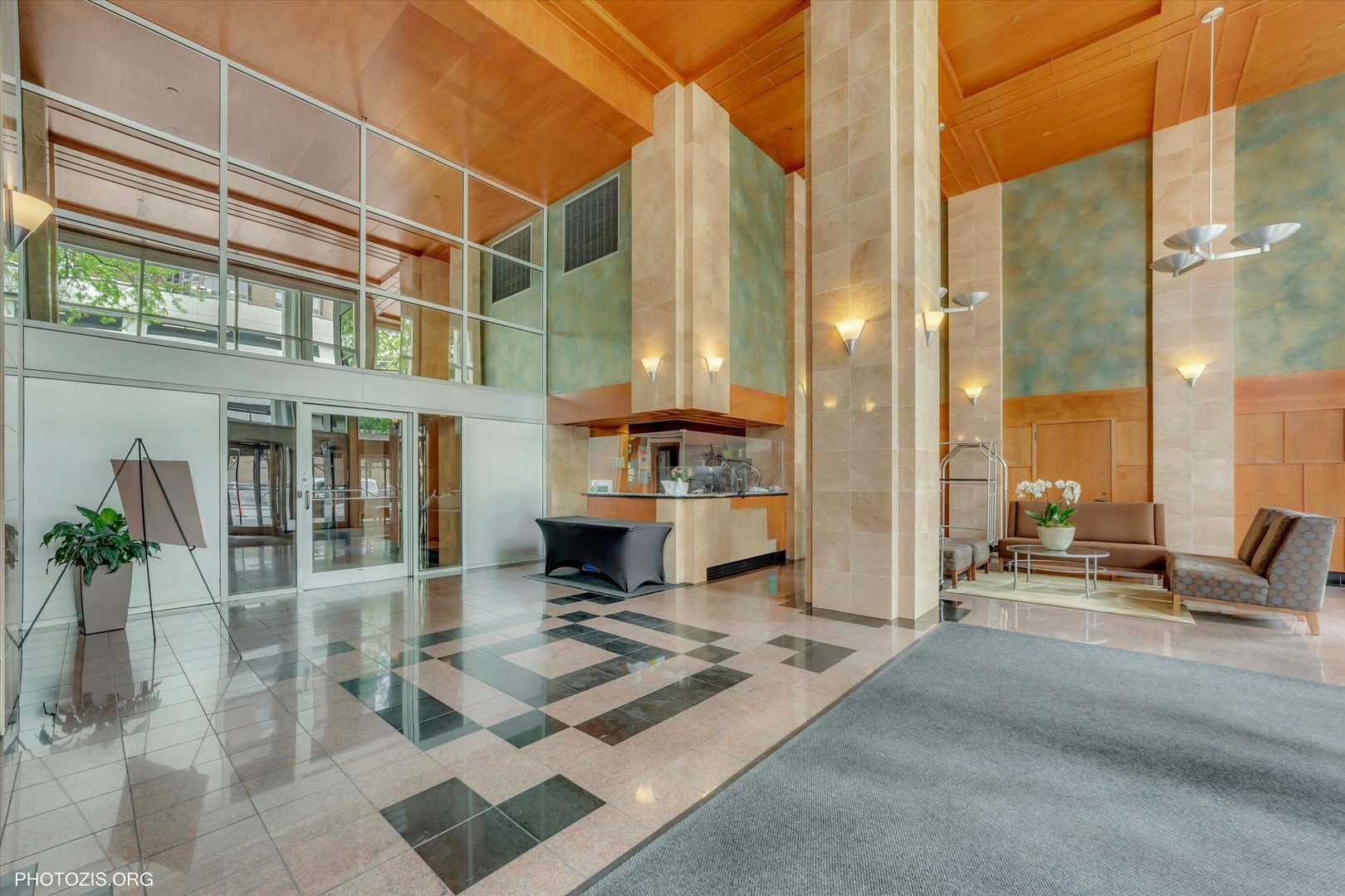 1122 N Clark Street 1405