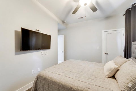 Tiny photo for 616 E 46th Street #2, Chicago, IL 60653 (MLS # 12700151)