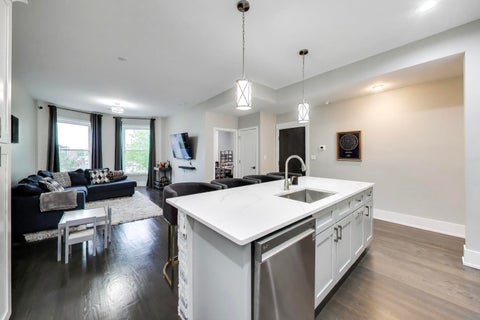 Tiny photo for 616 E 46th Street #2, Chicago, IL 60653 (MLS # 12700151)