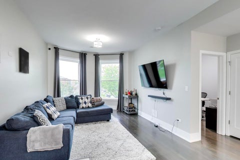 Tiny photo for 616 E 46th Street #2, Chicago, IL 60653 (MLS # 12700151)