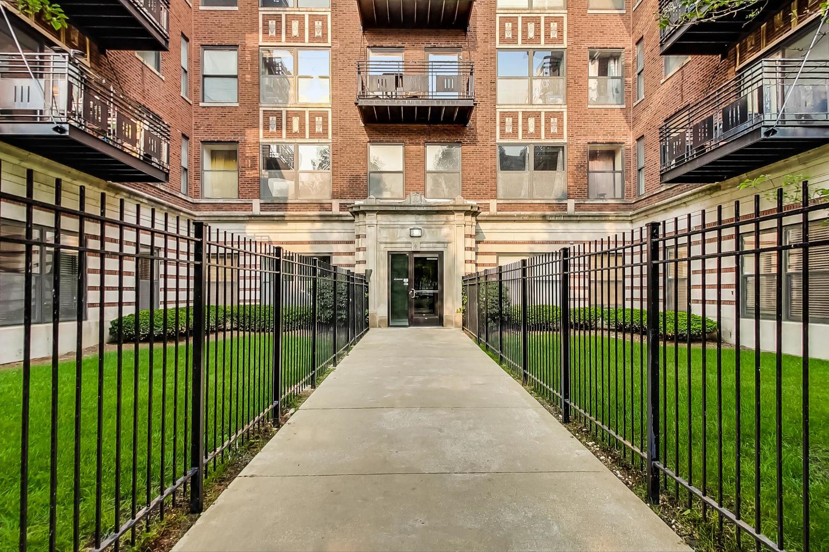 4537 S Drexel Boulevard 409