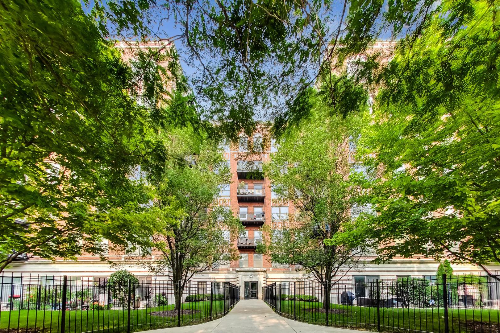 4537 S Drexel Boulevard 409