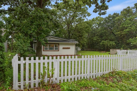 Tiny photo for 38472 N 4th Avenue, Spring Grove, IL 60081 (MLS # 12736891)