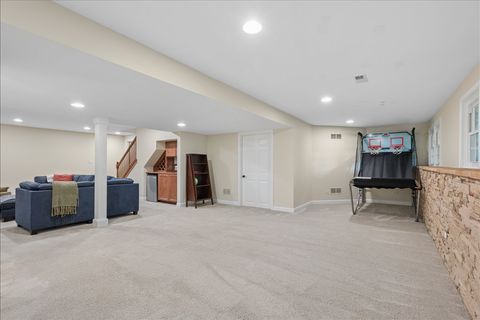 Tiny photo for 3002 EASTON Place, St. Charles, IL 60175 (MLS # 12620486)