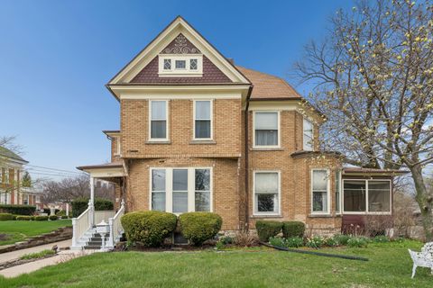 Photo of 1436 Clay Street, Davenport, IA 52804 (MLS # 12612616)