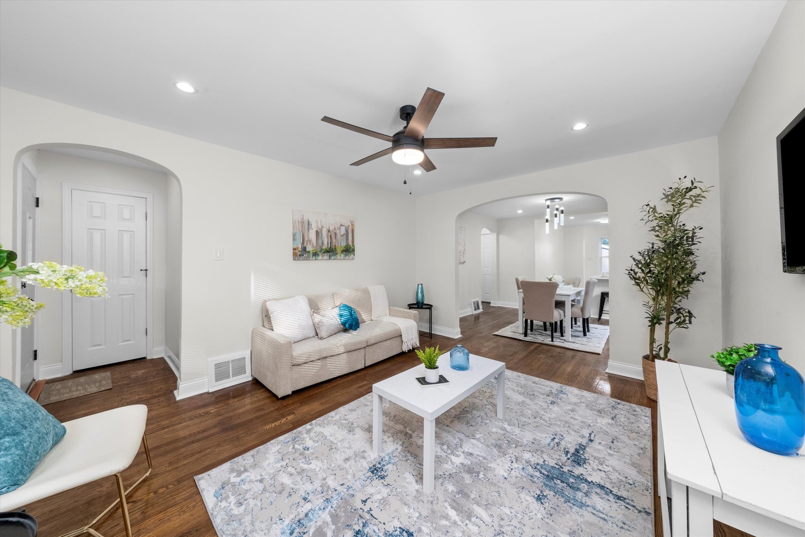 11925 S Lafayette Avenue