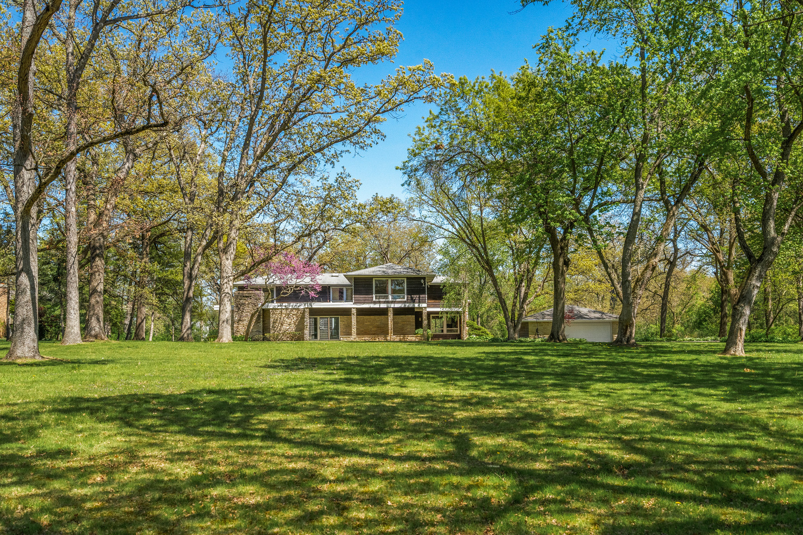 1N341 Indian Knoll Road