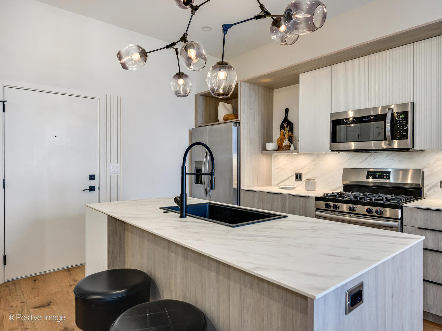 11 W Prospect Avenue 417