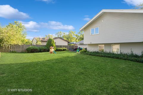 Tiny photo for 208 Flagstaff Drive, Bolingbrook, IL 60440 (MLS # 12498563)