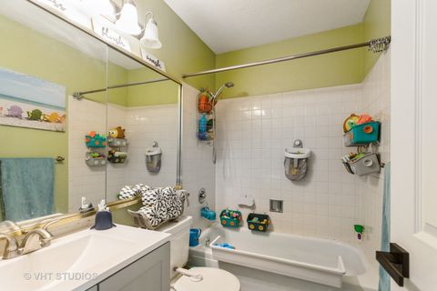 Tiny photo for 208 Flagstaff Drive, Bolingbrook, IL 60440 (MLS # 12498563)