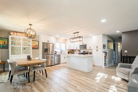 Tiny photo for 208 Flagstaff Drive, Bolingbrook, IL 60440 (MLS # 12498563)