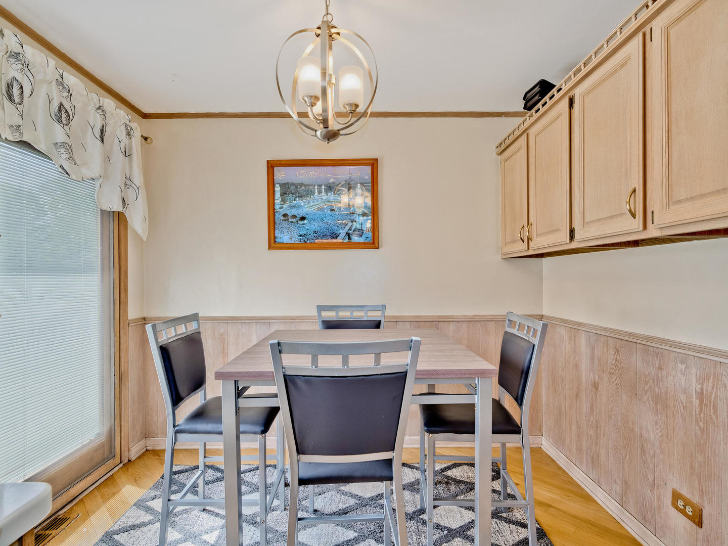 Mount Prospect, Illinois 60056, United States, 4 Bedrooms Bedrooms, ,3 BathroomsBathrooms,Residential,Active,208817