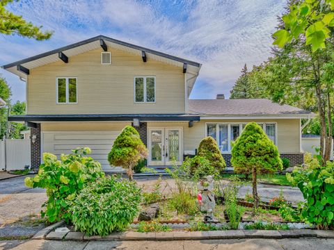 Photo of 1121 N Greenfield Lane, Mount Prospect, IL 60056 (MLS # 12470006)