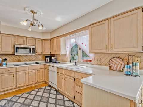 Tiny photo for 1121 N Greenfield Lane, Mount Prospect, IL 60056 (MLS # 12470006)