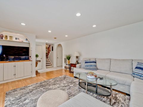 Tiny photo for 1121 N Greenfield Lane, Mount Prospect, IL 60056 (MLS # 12470006)