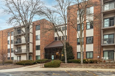 Photo of 3030 Pheasant Creek Drive #307, Northbrook, IL 60062 (MLS # 12624962)