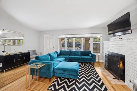Tiny photo for 245 S Oak Park Avenue #C, Oak Park, IL 60302 (MLS # 12771497)