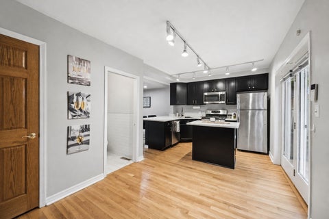Tiny photo for 245 S Oak Park Avenue #C, Oak Park, IL 60302 (MLS # 12771497)