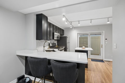 Tiny photo for 245 S Oak Park Avenue #C, Oak Park, IL 60302 (MLS # 12771497)