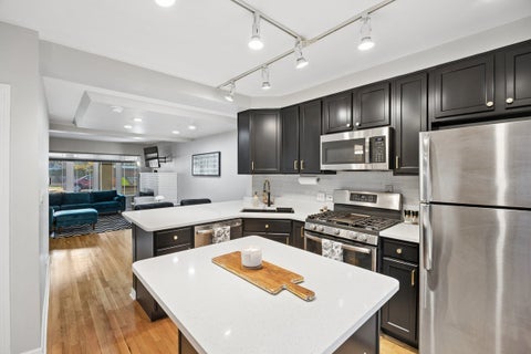 Tiny photo for 245 S Oak Park Avenue #C, Oak Park, IL 60302 (MLS # 12771497)