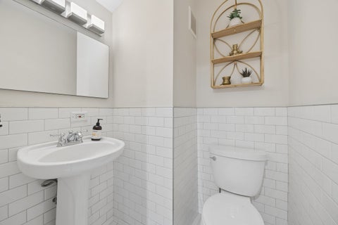 Tiny photo for 245 S Oak Park Avenue #C, Oak Park, IL 60302 (MLS # 12771497)