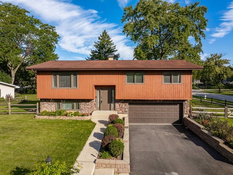 Tiny photo for 588 Kohley Road, Lisle, IL 60532 (MLS # 12747551)