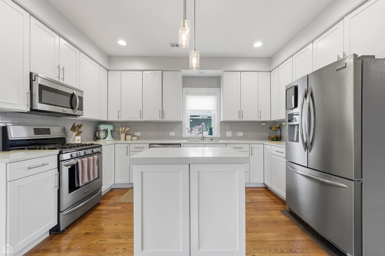 2302 W Belmont Avenue 4