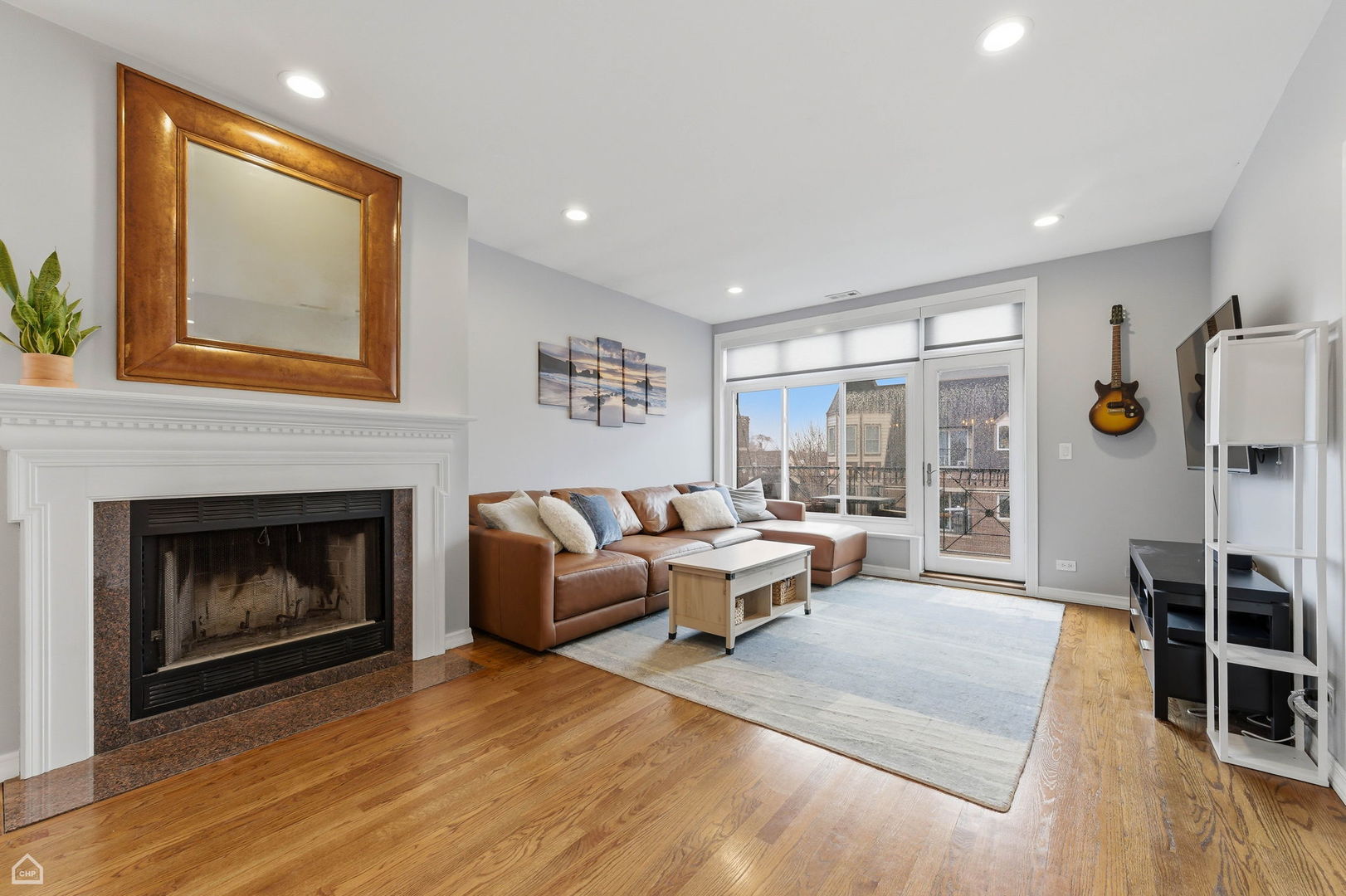 2302 W Belmont Avenue 4