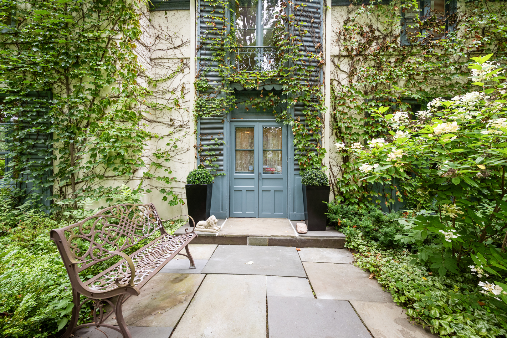 908 Elm Place